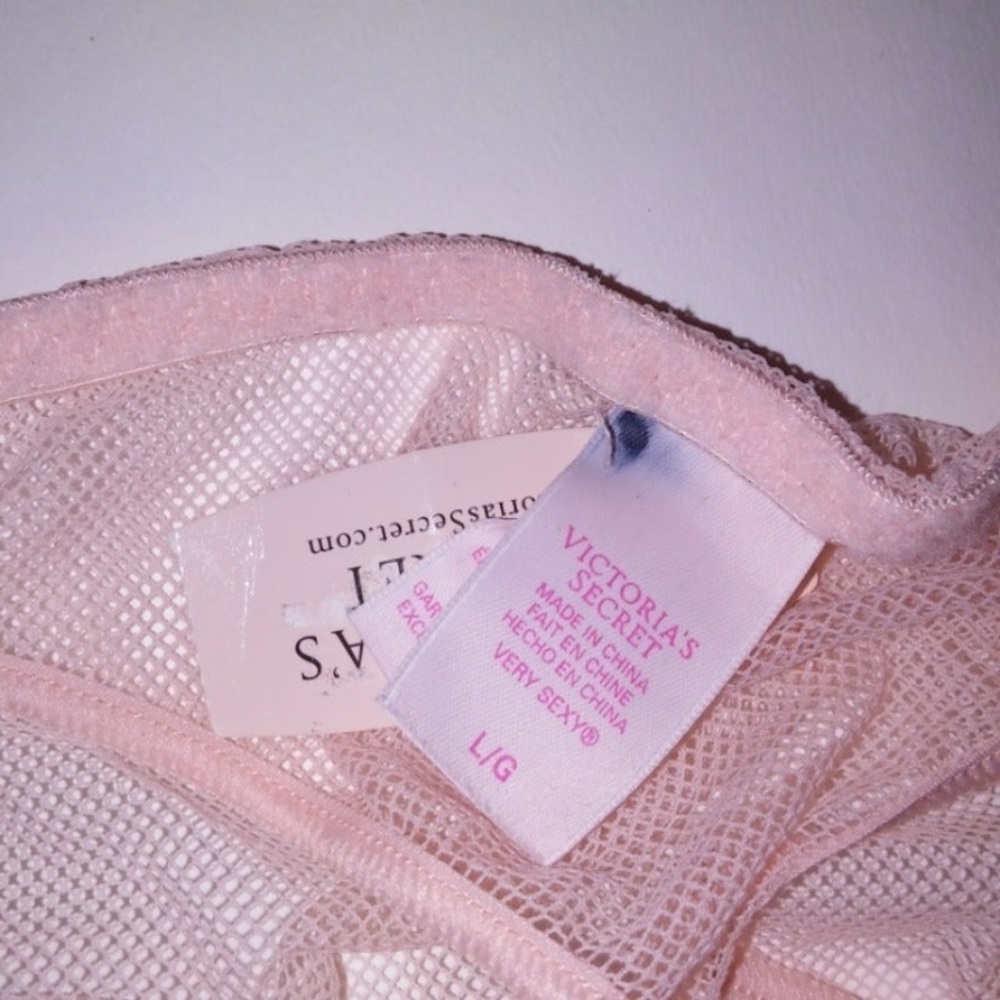 Victoria Secret Garter Belt Large - Picture 6 of 6